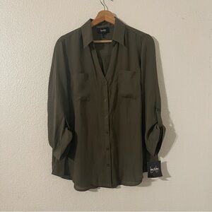 by & by women’s blouse Button-Up XL Green NWT